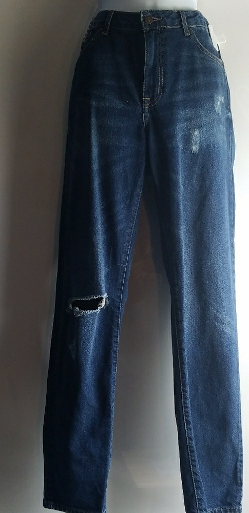 Distressed boyfriend jeans